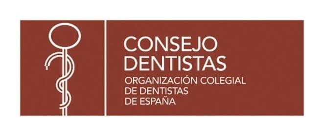 El Consejo General de Dentistas alerta sobre el auge desmedido de los implantes dentales