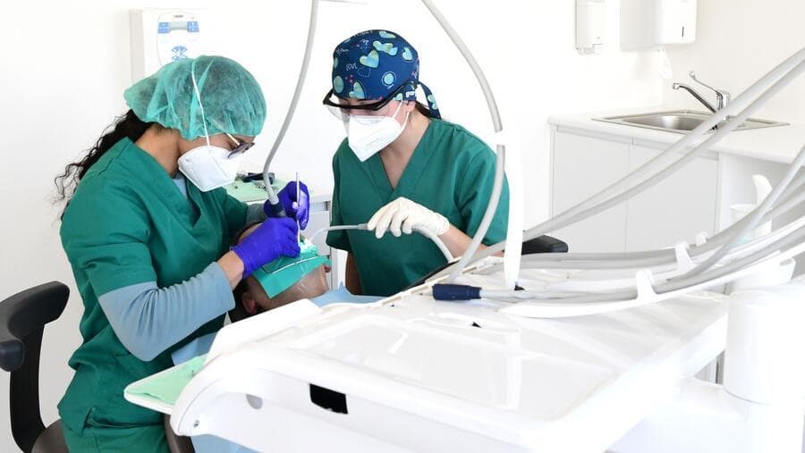 Estudiantado de Odontología desarrolla una campaña informativa sobre la prevención del cancro oral - Imagen 1