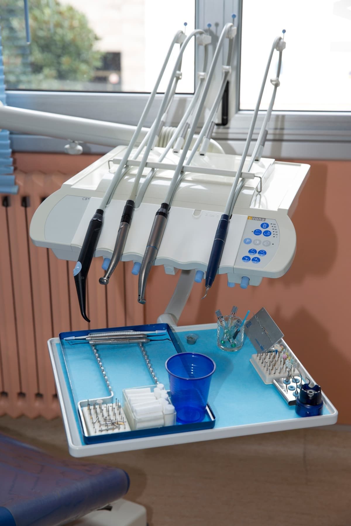 Instrumental odontológico de la unidad dental en Chantada