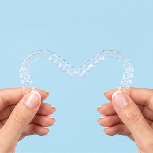 Alineador transparente de ortodoncia invisible en la clínica dental de Chantada